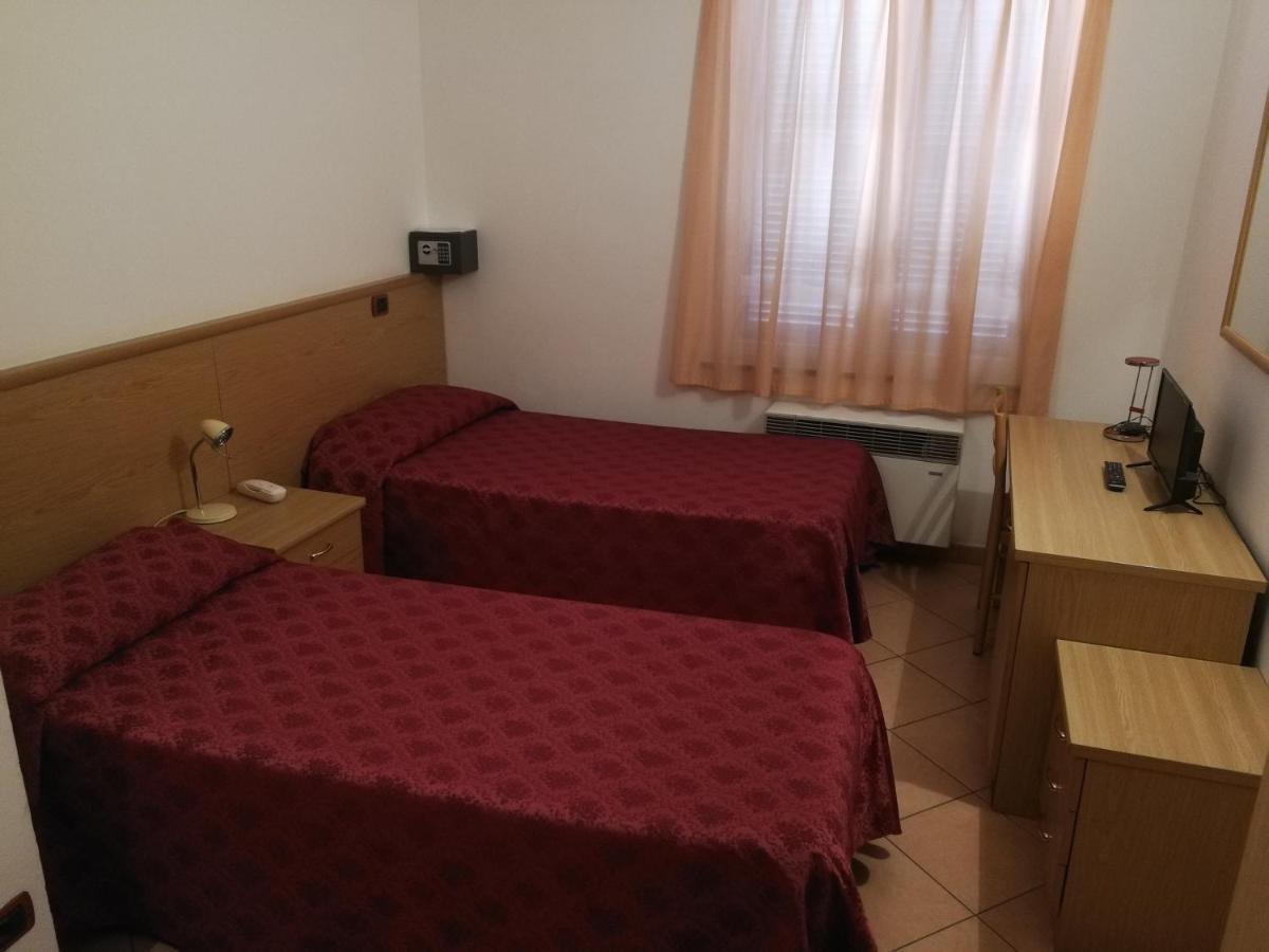 Albergo Della Stazione Cairo Montenotte Zimmer foto