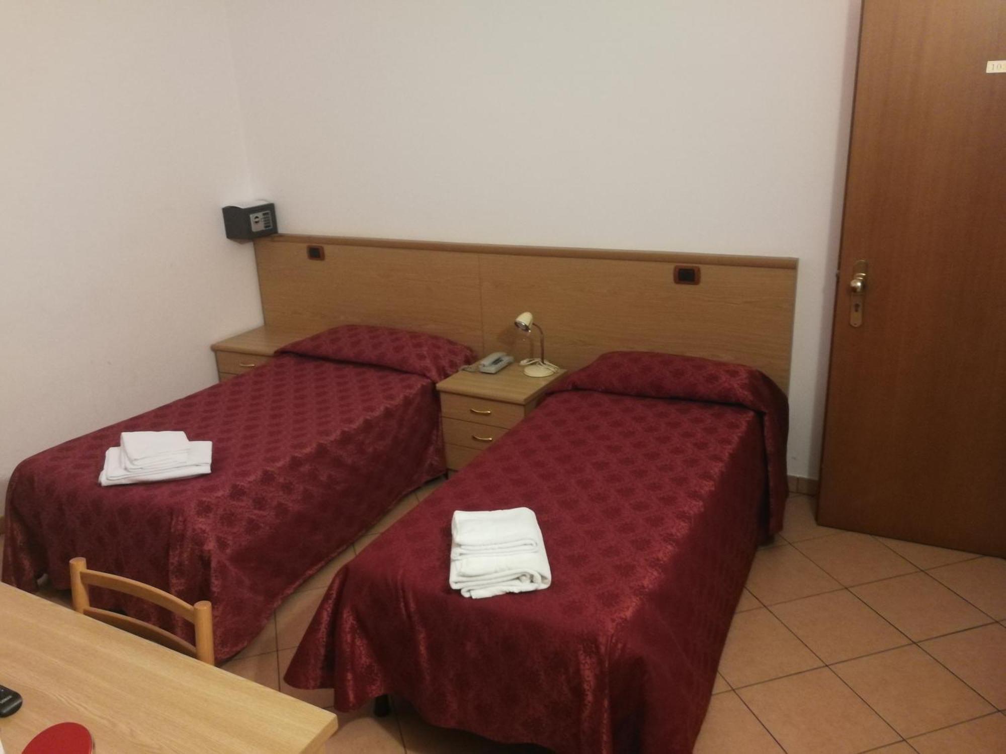 Albergo Della Stazione Cairo Montenotte Zimmer foto